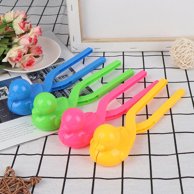 Cartoon Lovely Duck Shaped Snowball Maker Clip Children Outdoor Toy
