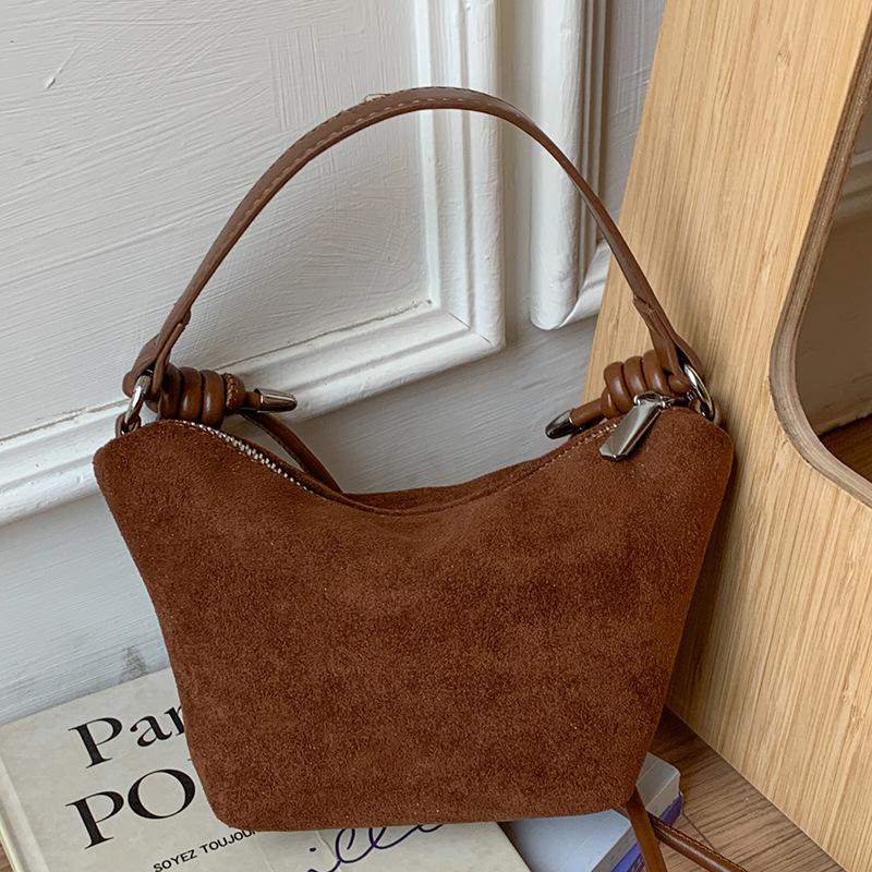 Han Niche Messenger Bag Women's 2026 Summer New Simple Fashion High Value Bucket Bag Shoulder Women's Bag