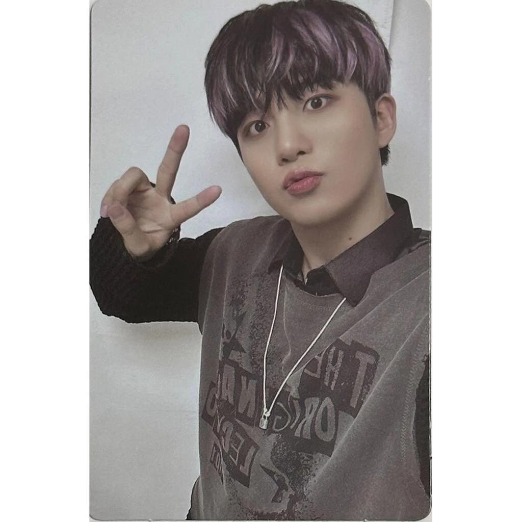 ATEEZ THE WORLD EP.2:OUTLAW A / DENÍK / JEDNOTKA DENÍKU / Z ver. OFICIÁLNÍ FOTOKARTA