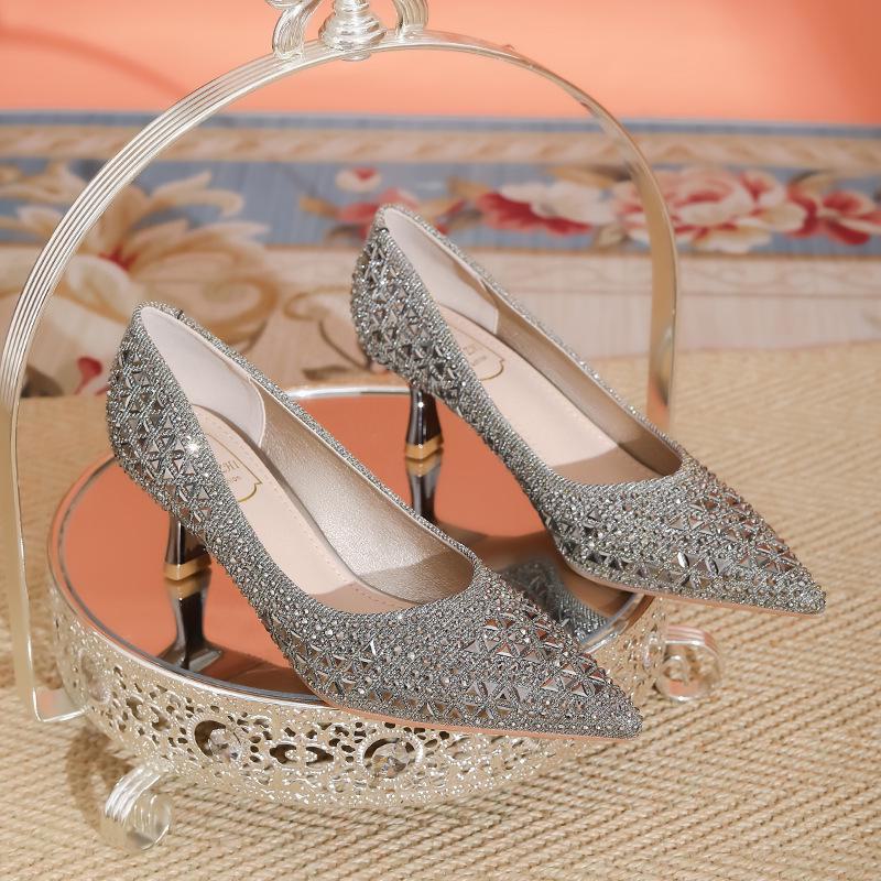 

Женские туфли-шпильки со стразами и острым носком — удобные, элегантные вечерние туфли 38 серебряный