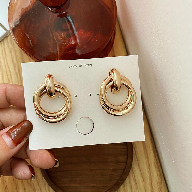 Korean Retro Minimalist Hoop Earrings for Women - High-End Cool Niche Style Ear Jewelry