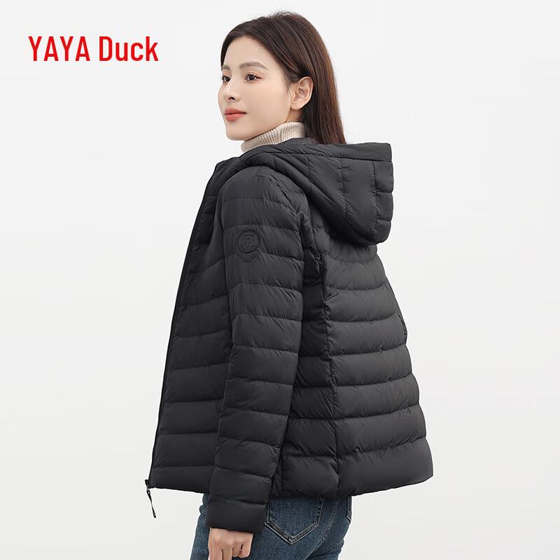 Duckduck Women's Hooded Short Puffer Jacket