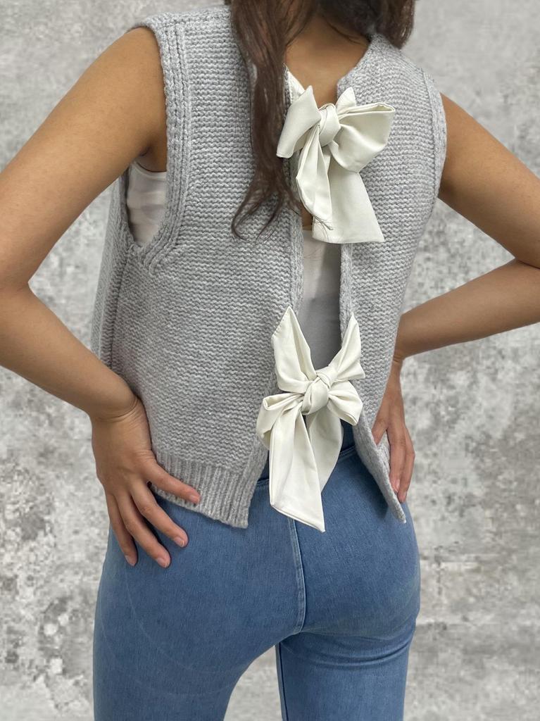 European American Women's Versatile Knit Lace-up Bow Sleeveless Round Neck Camisole for Spring and Autumn