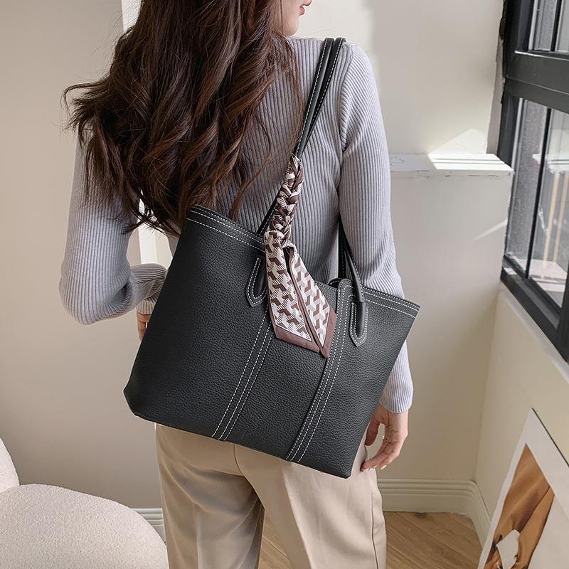 Large-capacity commuter bag women's new high-end shoulder bag simple and versatile underarm tote bag