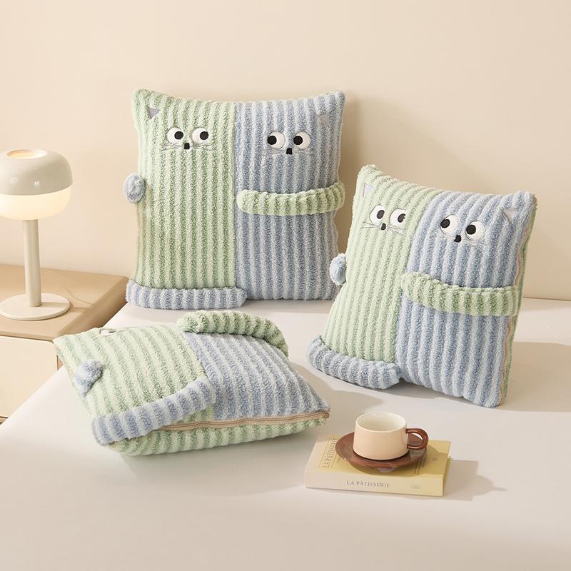 

Cute throw pillow quilt 2-in-1 dual-use car folding autumn and winter thickening office nap blanket pillow lunch break 43*43cm unfolded 110*150cm