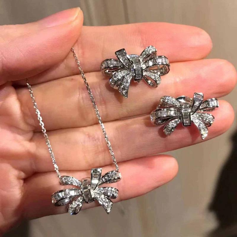 Diamond Phantom Butterfly Necklace & Earrings: High-End, Versatile, Sweet, Cool, Clear Style, Celebrity-Inspired Gift.