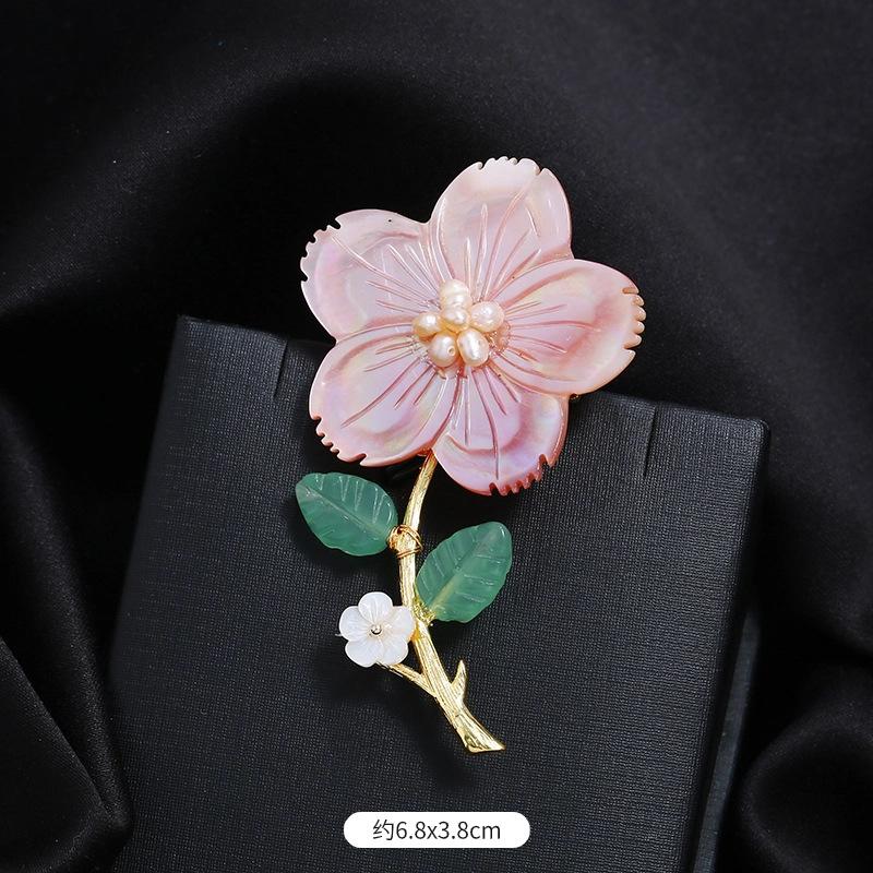 Original Heavy Handmade Natural Crystal Shell Corsage Women's Luxury Atmosphere Retro Elegant Brooch Jacket Coat Accessories