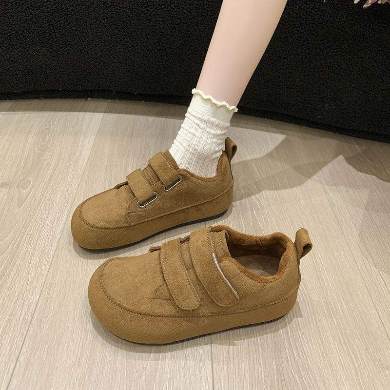thick-soled velvet board shoes women's bread shoes 2025 winter new versatile Velcro casual sports thermal cotton shoes