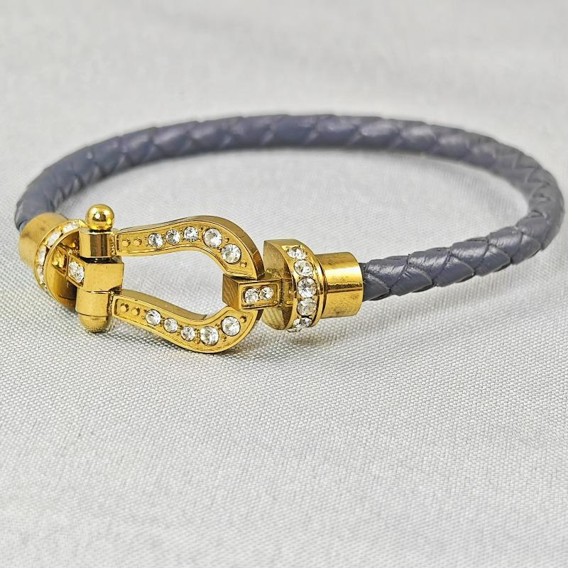 High-end Stainless Steel Full Brick Magnet Horseshoe Buckle Head Bracelet Gold-plated Diamond-encrusted Male and Female Couples Full Diamond Hand Rope