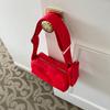 Czerwona Casualowa Torba na Tosty Nowa Letnia Trójwymiarowa Mała Kwadratowa Torba Crossbody dla Kobiet Niszowa Wszechstronna Jednoręczna Torba Pod Ramię