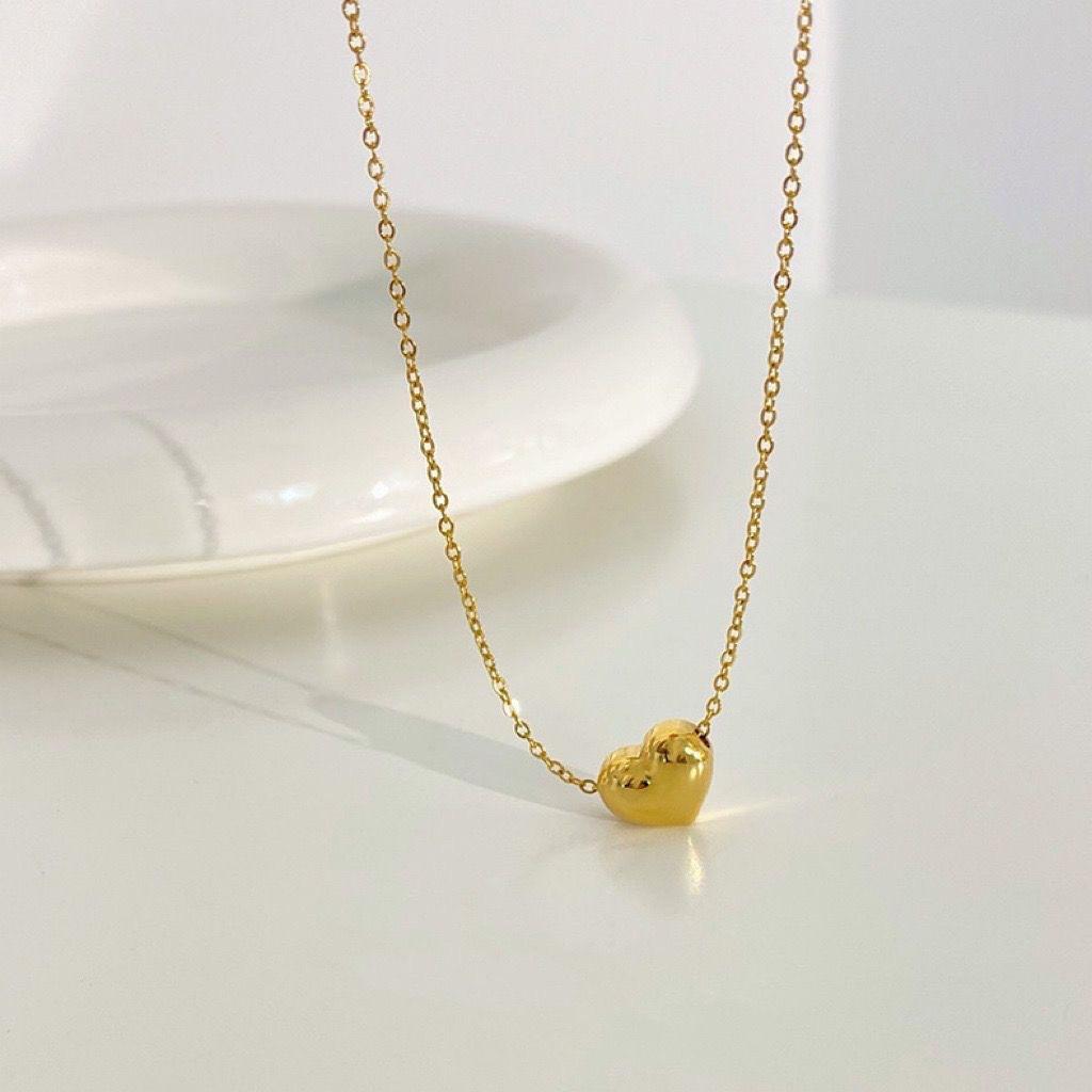 Fashionable Heart Necklace Minimalist Pendant Choker Small Luxury Design Women Accessory