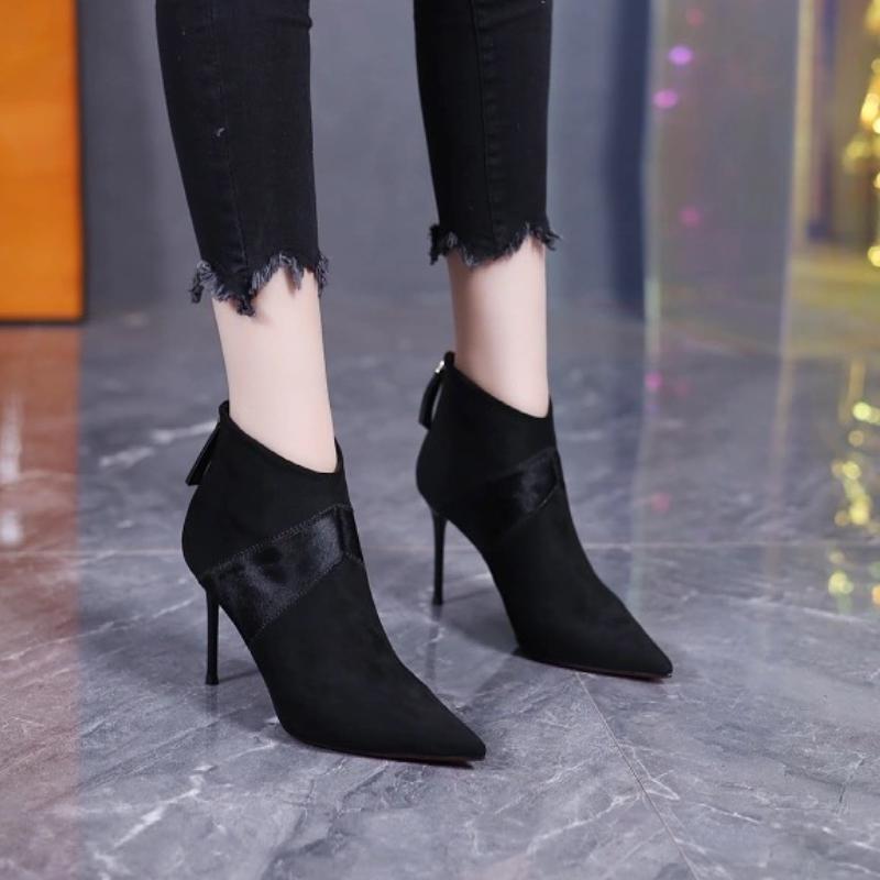 Short Boots 2026 Autumn-winter New Style Pointedtoe Lowheeled Nude Boots with A Back Zipper Large Size Women's Boots