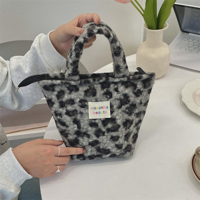 11 Autumn and Winter Hand-held Plush Small Bag Women's New Leopard Print Tide Work Hand Bag Shopping Handbag