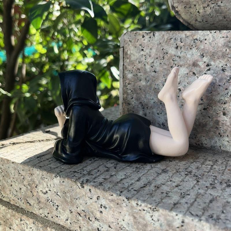 Halloween Black Robe Queen Bookshelf Statue Decoration Item