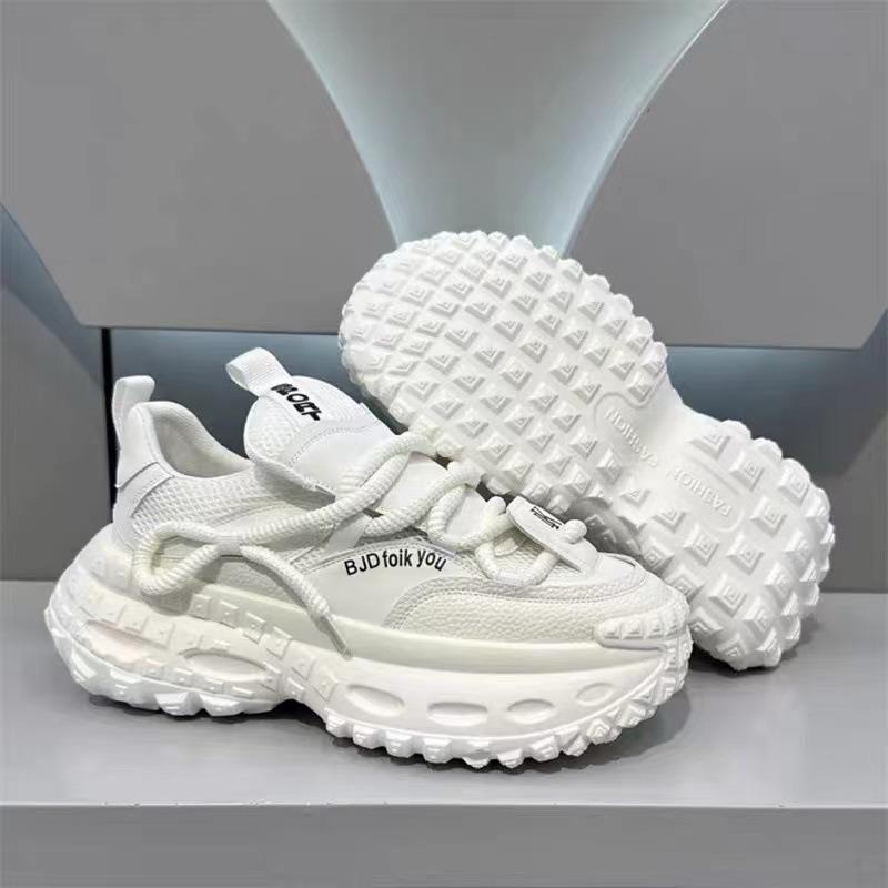 

2025 Men s Trendy Shoes Summer New Sports Shoes Thick Sole Versatile Student Bread Shoes White Leather Casual Shoes 39 белый