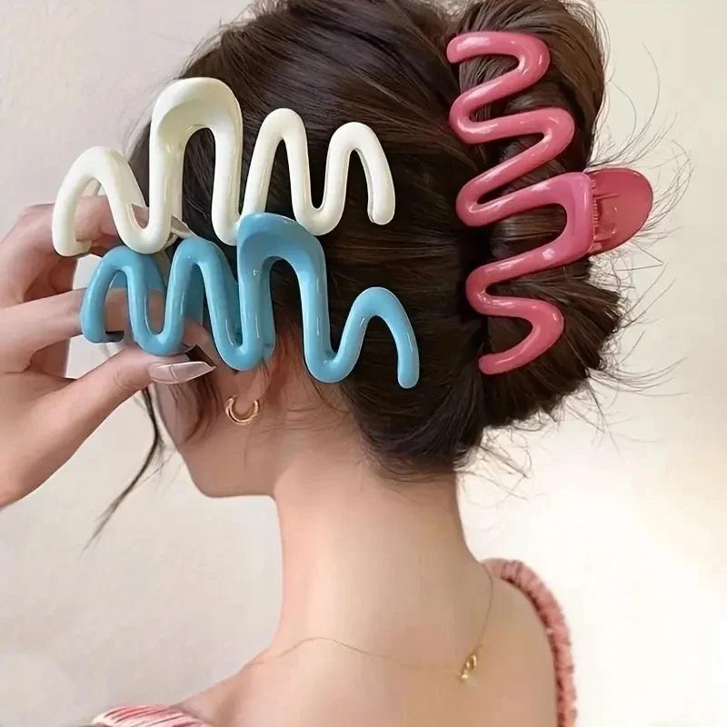 Colorful Wave Hair Claw Clips Women Korean Plastic Shark Hair Clip Geometry High Ponytail Barrette Hairpin Girl Hair Accessories