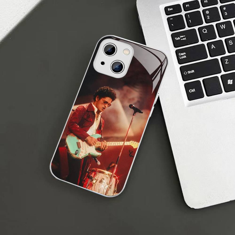 Célèbre Bruno Mars Le Romantique Pour IPhone 14 13 12 Mini 11 Pro XS Max X XR 14 Plus Coque en Verre Trempé