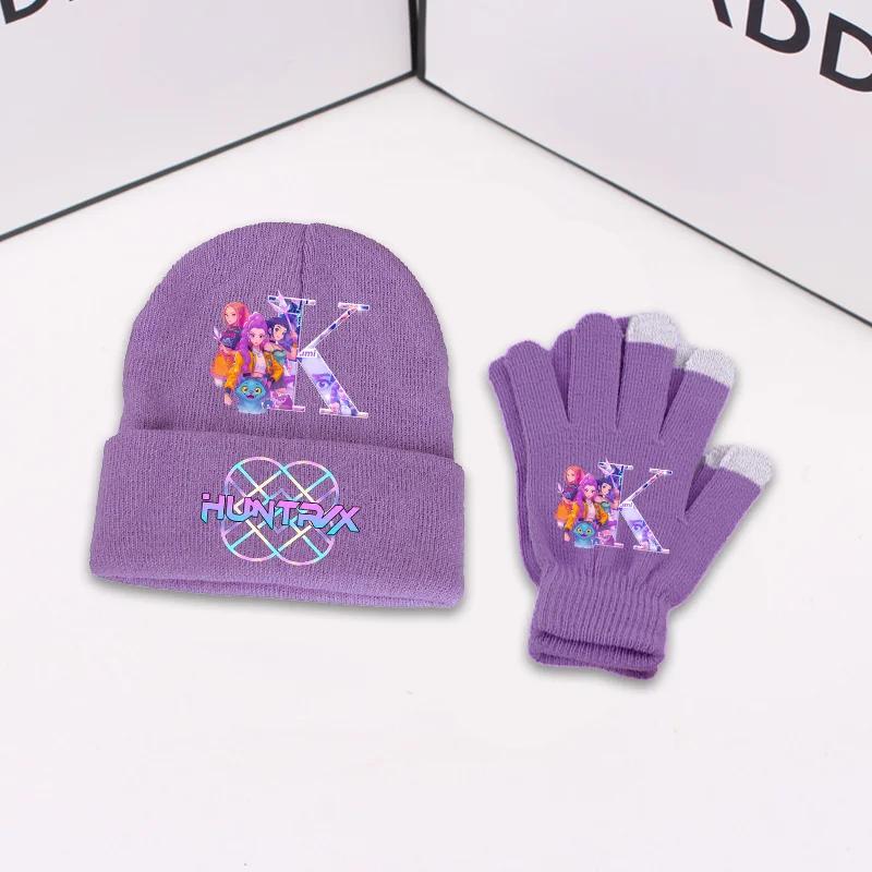 2 Stück Kpop Dämonenjäger Strickmütze und Handschuhe Set Cartoon Anime Buchstaben A-Z Gedruckt Winteraccessoires Jungen Mädchen Niedliche Mützen