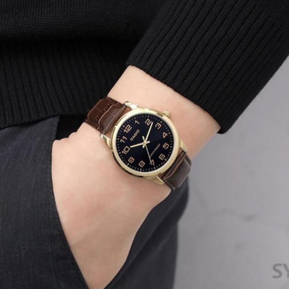 

Удобные тонкие простые мужские часы Casio на каждый день