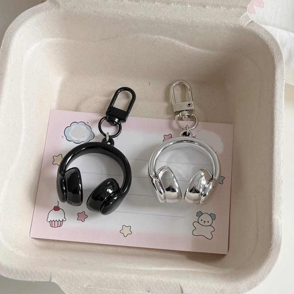 Stylish 3D Headphone Keychain Bag Pendant for Backpacks User Friendly Resin Creative Gift for Friends and Students