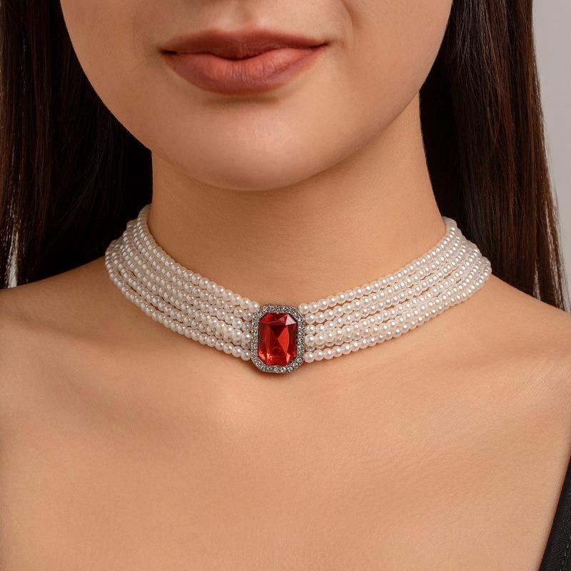Barocker Hofstil elegantes geschichtetes Diamantcollier