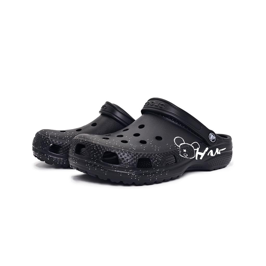 Crocs Classic clog Silent Bear EVA Minimalist Subway Graffiti Commuter Beach Hole Shoes Unisex Black