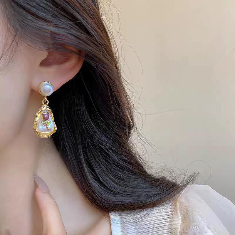 Irregular Imitation Pearl Drop Earrings for Women Rose Flower Pattern Dangle Earrings Retro Geometric Personality Jewelry Gift