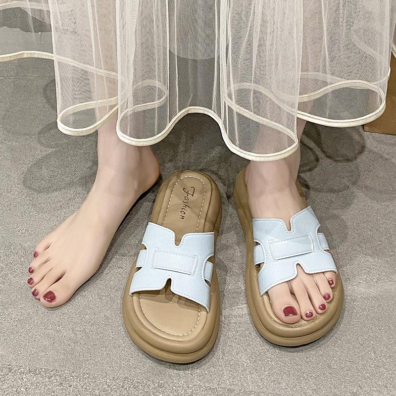 2025 neue super angesagte Muffin-Hausschuhe mit dicker Sohle sehen gut aus, Hausschuhe mit weicher Sohle fühlen sich beim Drauftreten cool an, Damenmode für den Sommer-Außenbereich