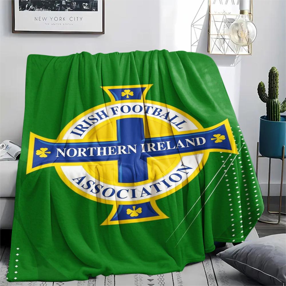 1 pièce Couverture en Flanelle Imprimée FC Irlande du Nord, Haute qualité Confortable pour Toutes les Saisons, Décoration d'Intérieur, Chaleur et Confort, Parfait pour les Cadeaux de Noël