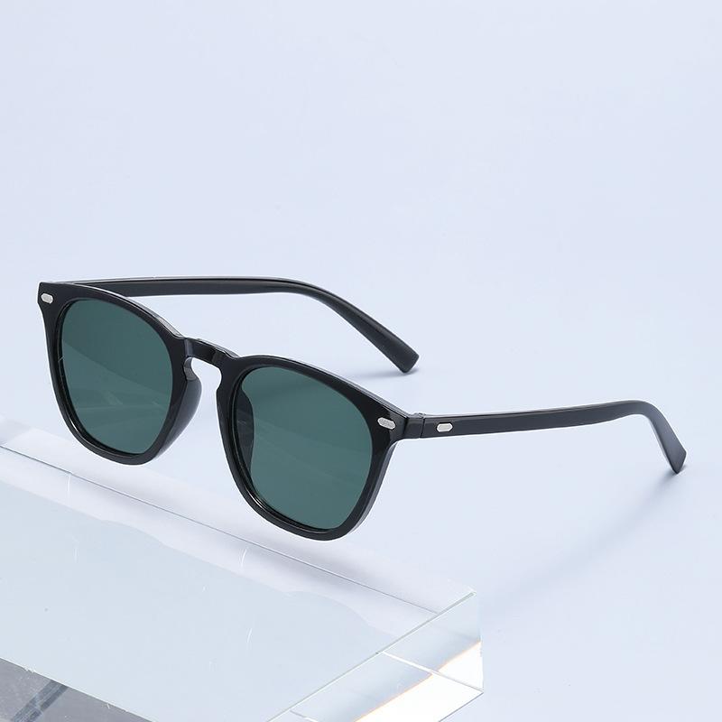 New Fashion Square Classic Plastic Frame Women Sunglasses For Men Daily Life Shades Eyewear Accessories