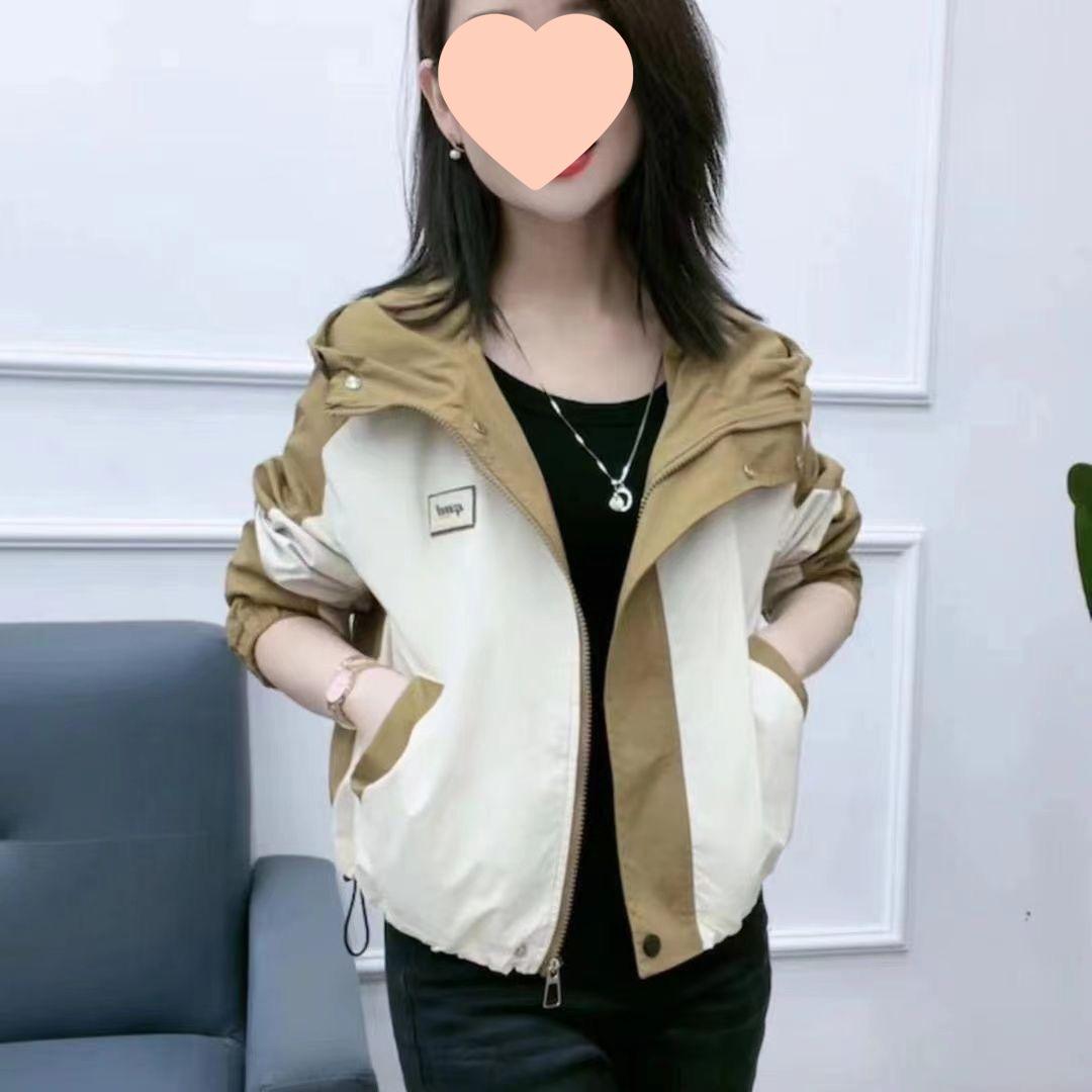 

Новая стеганая куртка в стиле 2025 года, колор-блок: Женское короткое пальто свободного кроя, стройнящее, омолаживающее, на осень/зиму M (up to 100 jin)