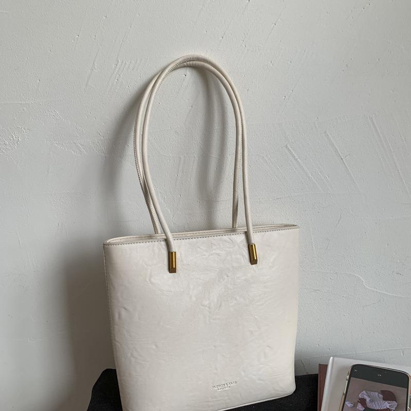 Large Capacity Commuter Handbag Bag Women's Autumn and Winter New Retro Simple Shoulder Tote Bag High Sense