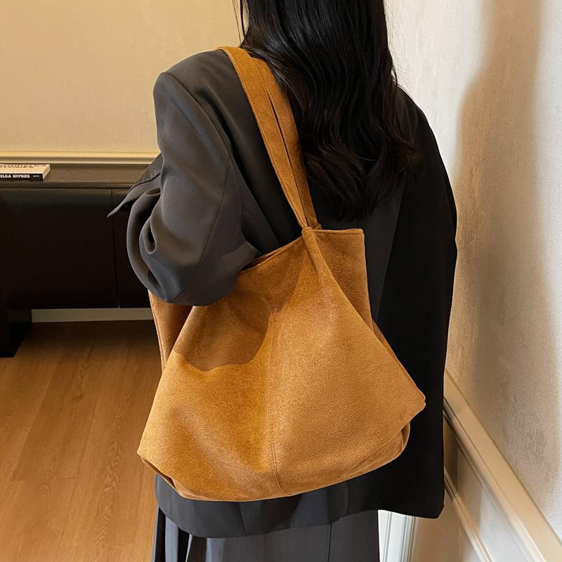Large Capacity Commuter Bag Retro Women's Shoulder Bag Lightweight Tote Bag