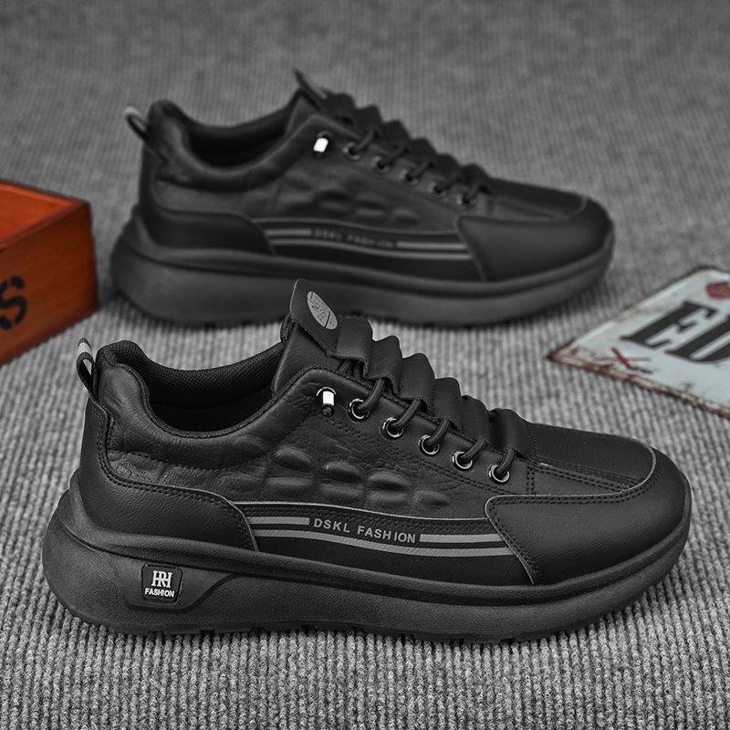 2025 new men's casual shoes non-slip and lightweight men's shoes men's mountaineering travel shoes men's light luxury trendy shoes