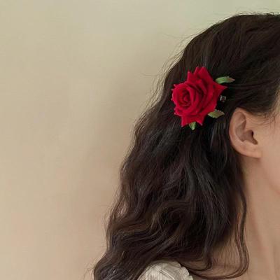 Retro Rote Rose Haarspange - Großes Blumiges Accessoire für Damen, Perfekt für Sommer-Fotoshootings und Promi-Frisuren