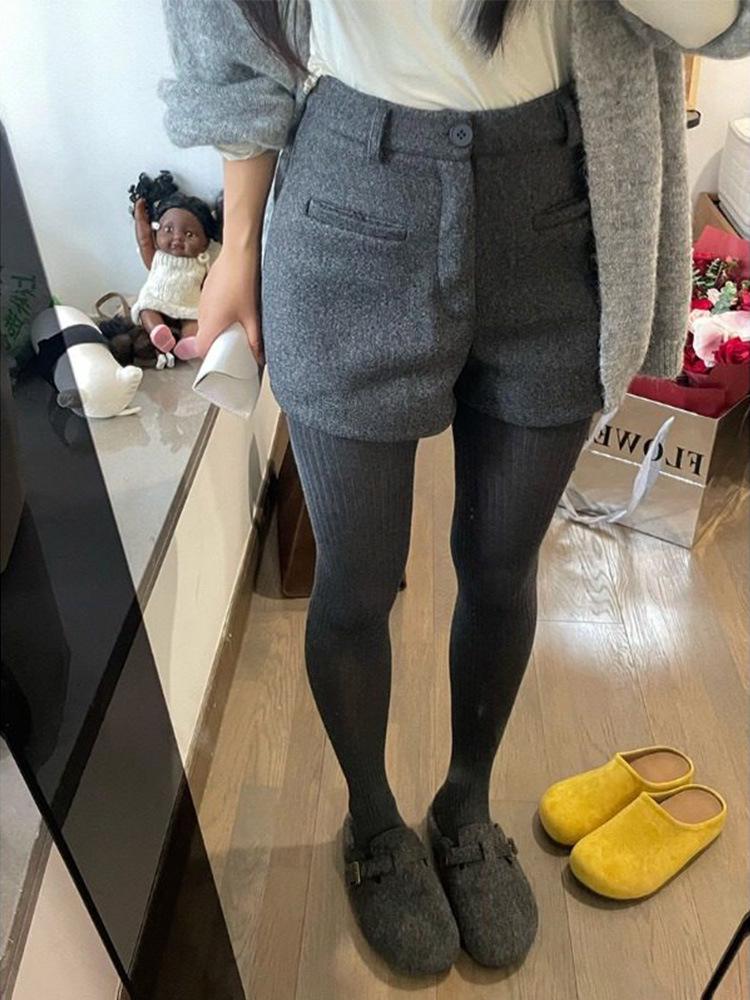 Pantaloni scurți din lână cu talie înaltă, model A-line, „Spicy Girl” - Damă Toamnă/Iarnă 2025, model bootcut