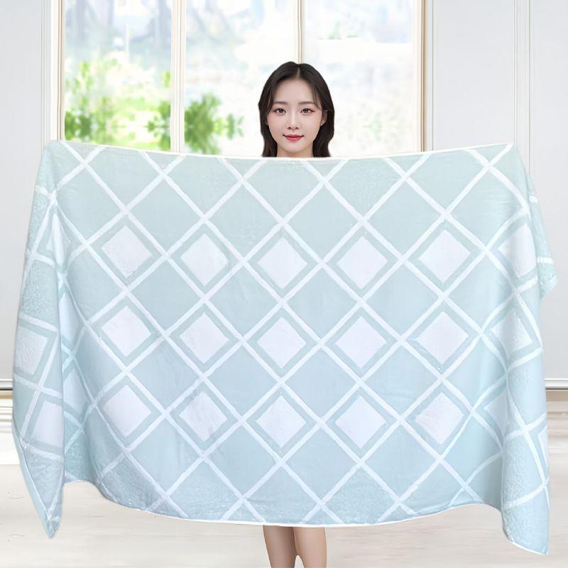 Cotton Bath Towel for Adult Home Use Soft and Absorbent Suitable for Men and Women Taking A Shower