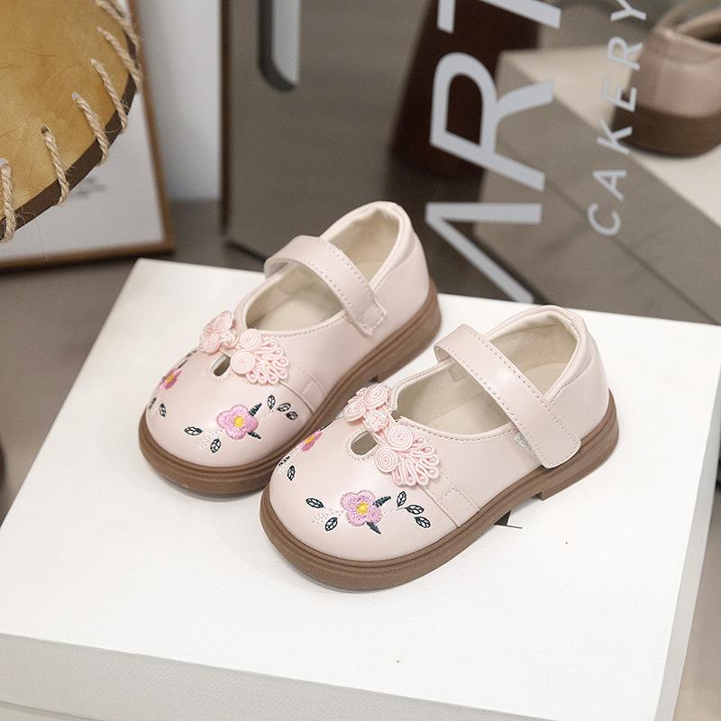 Spring New Style Girls Soft Sole Chinese Style Fashion Princess Soft Sole Leather Shoes