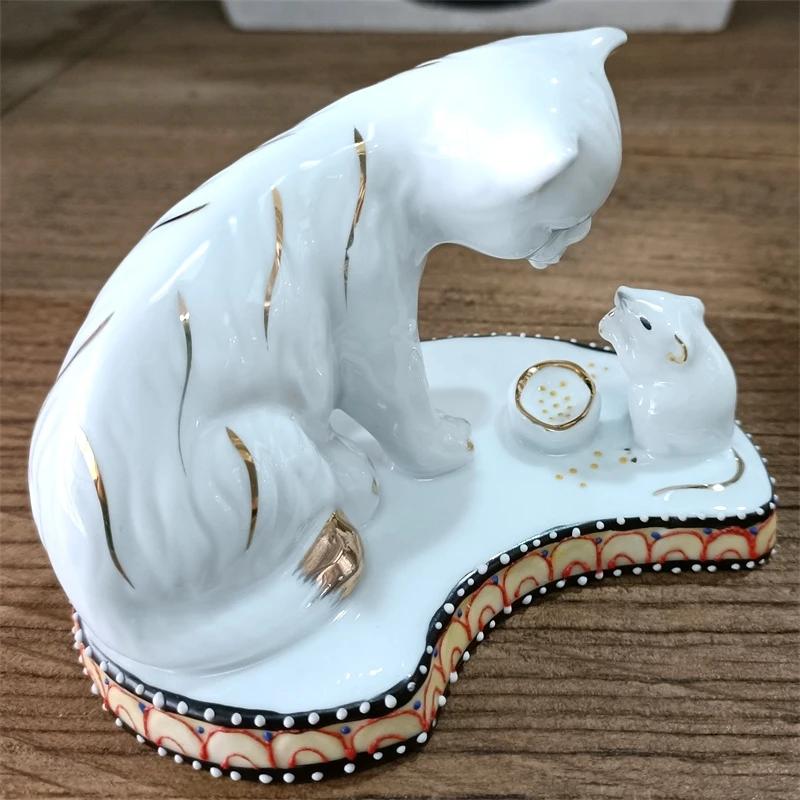 Funny Porcelain Cat Miniature Hand Painted Ceramics Mouse Figurine Home Pet Ornament Cartoon Character Decor Art and Craft Gift