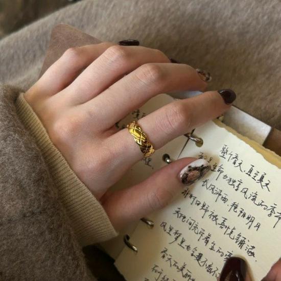 Xiaohongshu Elegant Luxury Diamond-Inlaid Lattice Ring: Versatile Chinese Design Adjustable