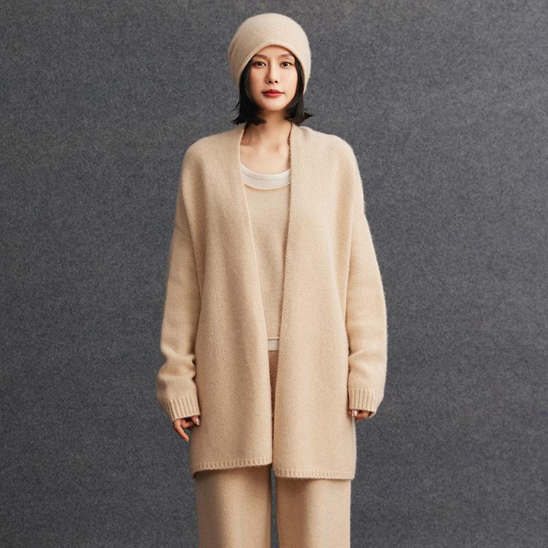 2026 Autumn/Winter Women's V-Neck Cashmere Cardigan: Elegant Mid-length, Slimming Outerwear