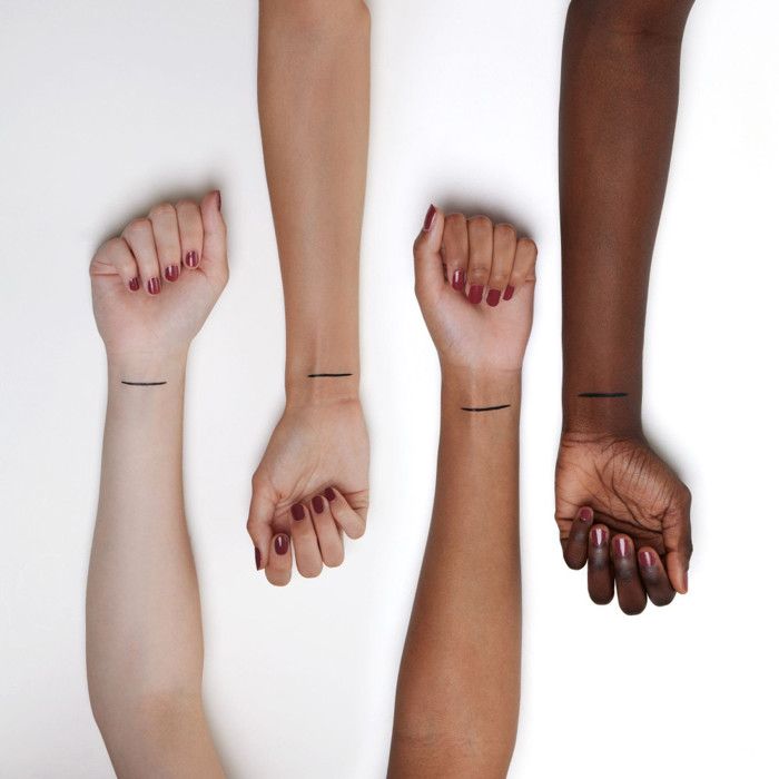 Eye liner - ESSENCE - Waterproof Eyeliner Pen - 01 Black - Application facile - Fini audacieux