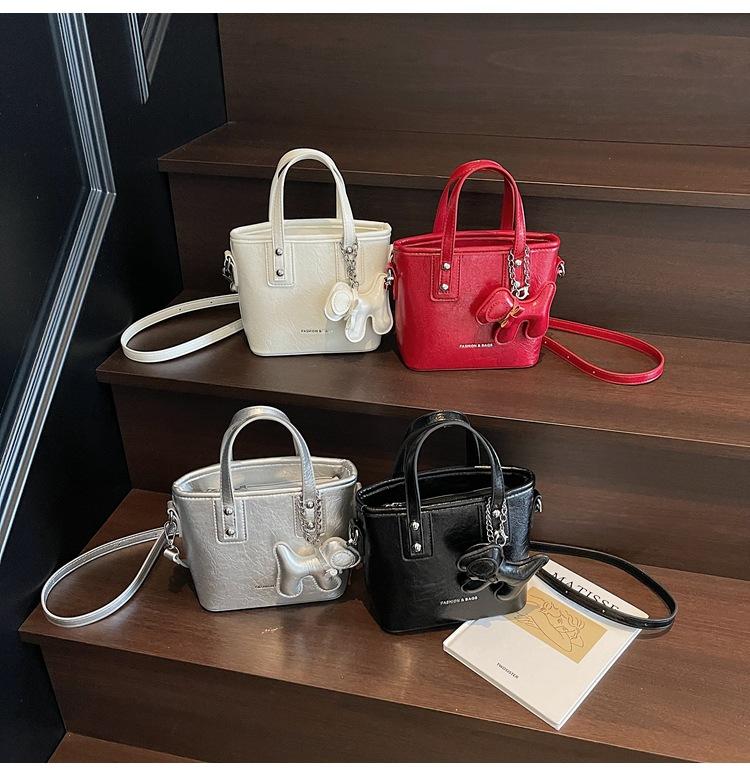 

Велика місткість, відчуття ліплення, м яка та міцна, модна, вишукана, нова, легка розкіш, для поїздок на роботу, сумка через плече