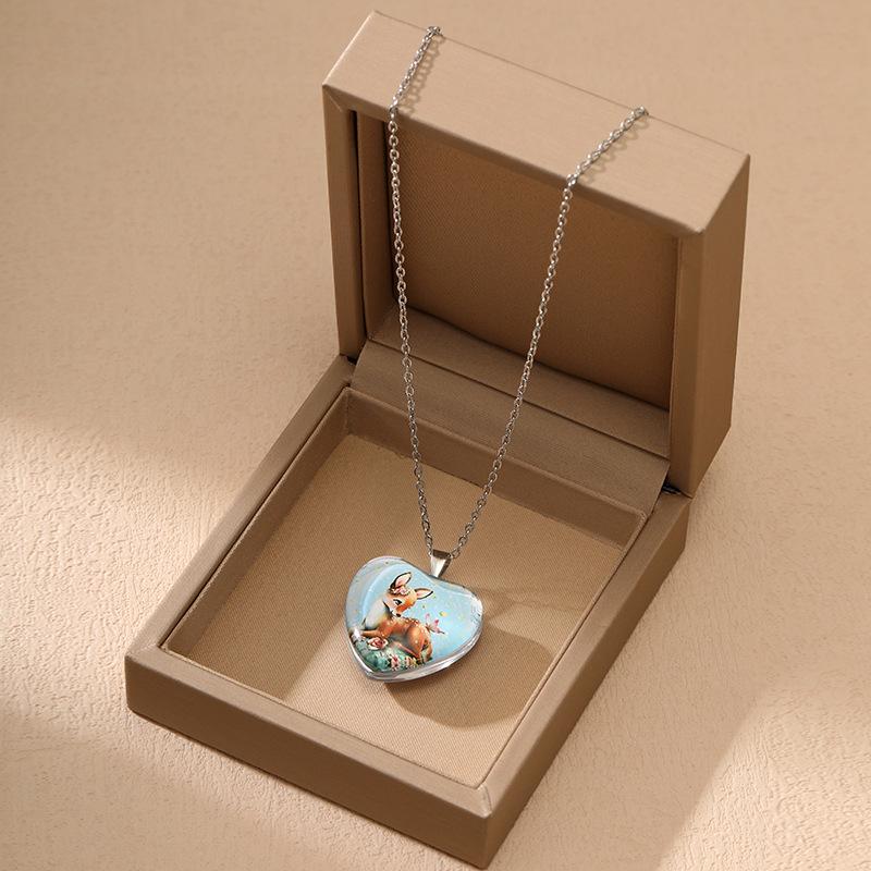 Fashionable heart-shaped crystal pendant Simple cute cat series necklace for women