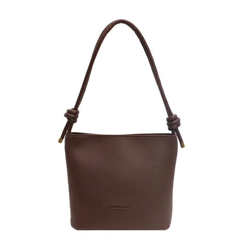 

This year s popular bag women s large-capacity 2025 new summer retro fashion shoulder large-capacity textured bucket bag темно-коричневого