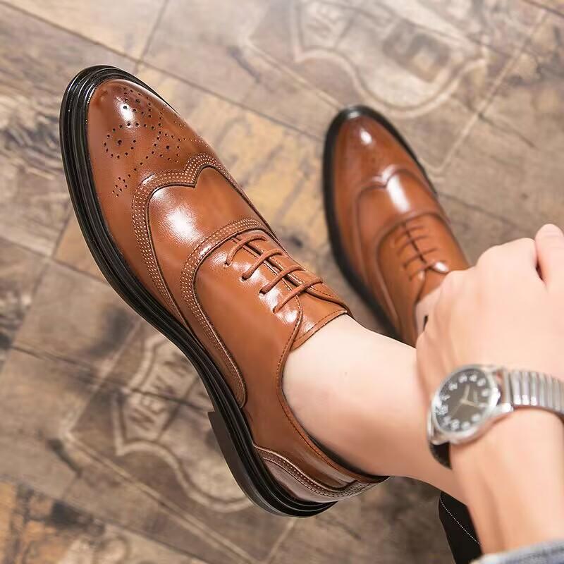 Luxury Men Brogue Shoes High Quality Lace-Up Dress Shoes for Men All Match Oxford Shoe Fashion Point Toe Men Party Wedding Shoes