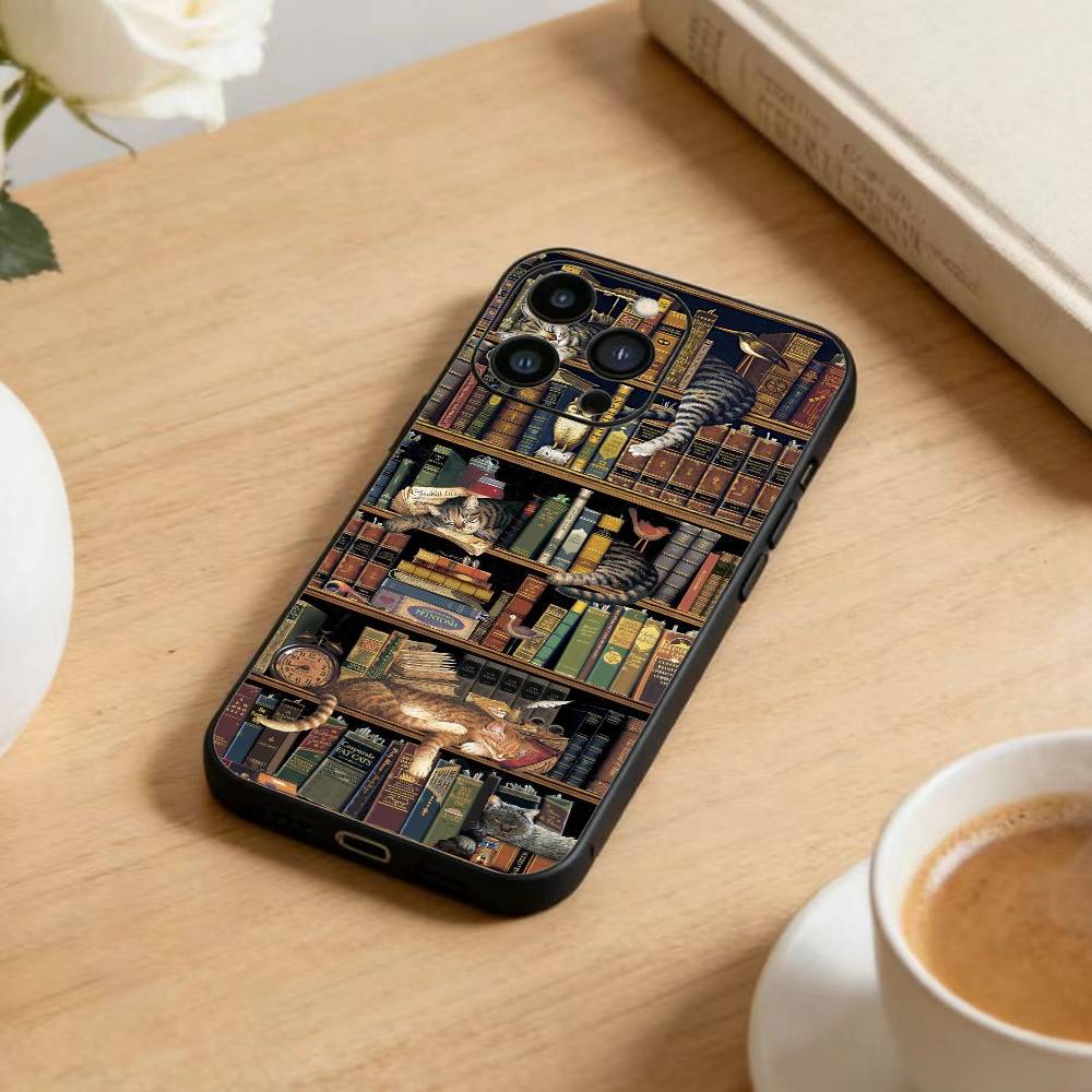 Vintage Bücherregal Kätzchen Handyhülle für iPhone 17, 16, 15, 14, 13, 12 Plus, Max Weiche Silikon Schwarze Hülle