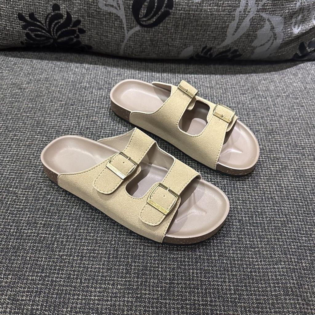 Thick-soled cool slippers women's shoes summer wear 2025 new popular Birkenstock couple large size stepping on shit feeling one-word drag