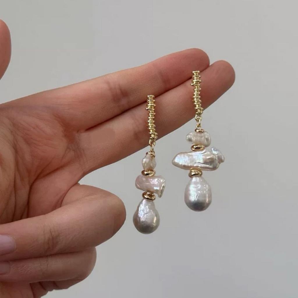 Natural freshwater baroque freshwater pearl earrings high-end sense niche light luxury S925 silver needle stud earrings unique