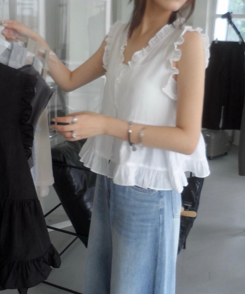 APOEM Frill Blouse - 2 Colors